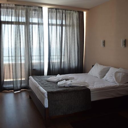 Hotel Viro Čornomorsk Exteriér fotografie
