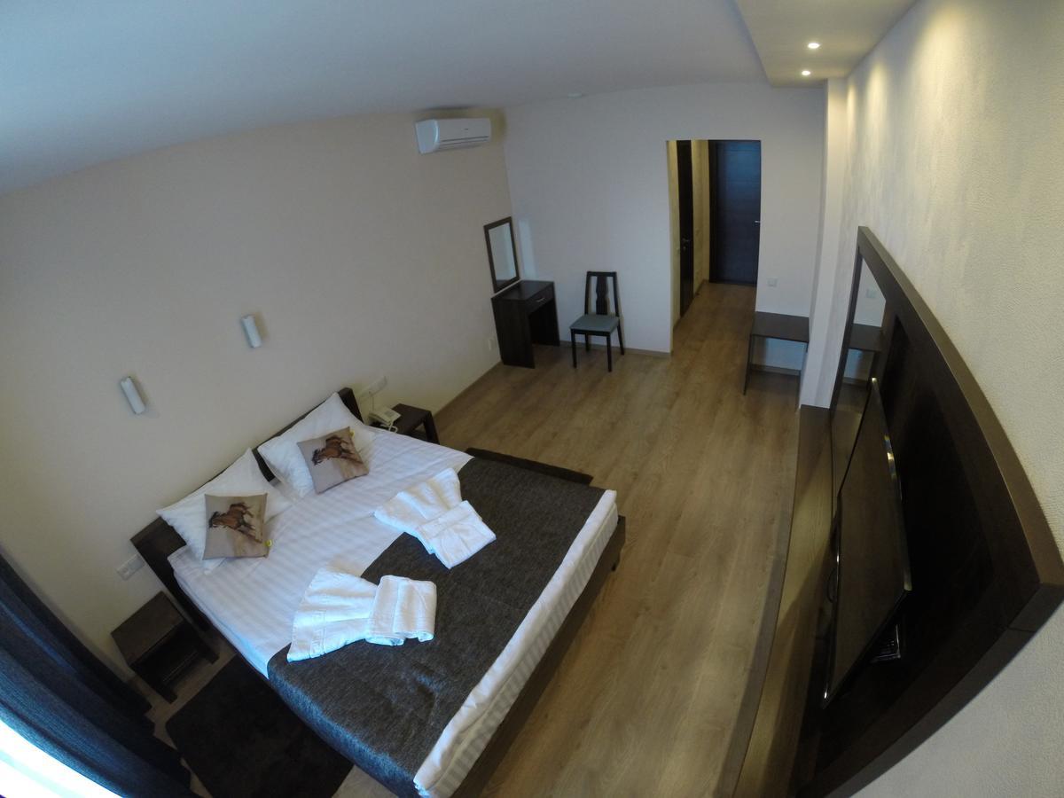 Hotel Viro Čornomorsk Exteriér fotografie