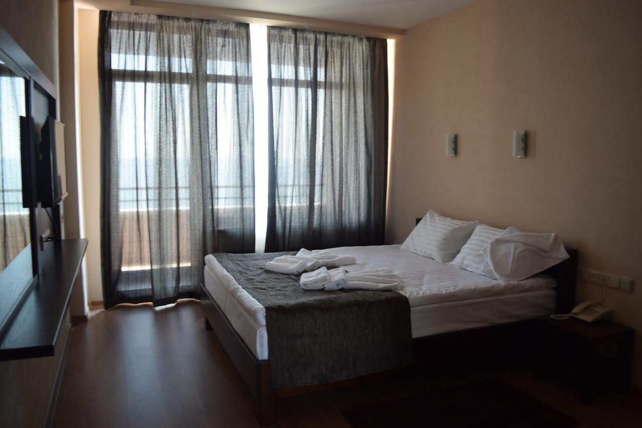 Hotel Viro Čornomorsk Exteriér fotografie